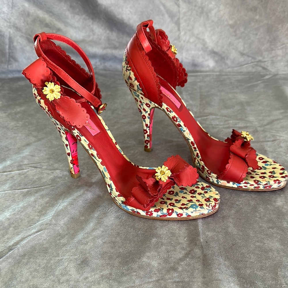 Elegant Red Floral Women's Heels Betsy Johnson